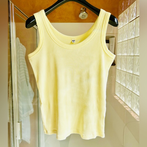Uniqlo Tops - UNIQLO Bright yellow ribbed tank top